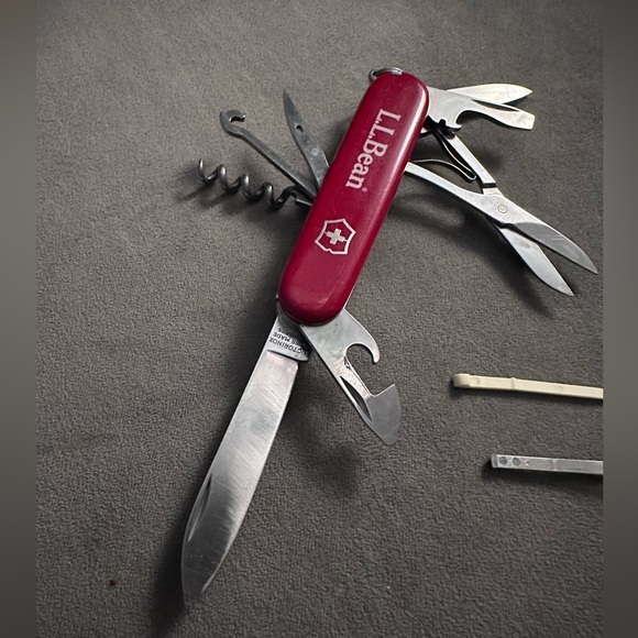 Victorinox X L.L. Bean SAK Swiss Amy Knife LOT of 2 - Picture 7 of 17